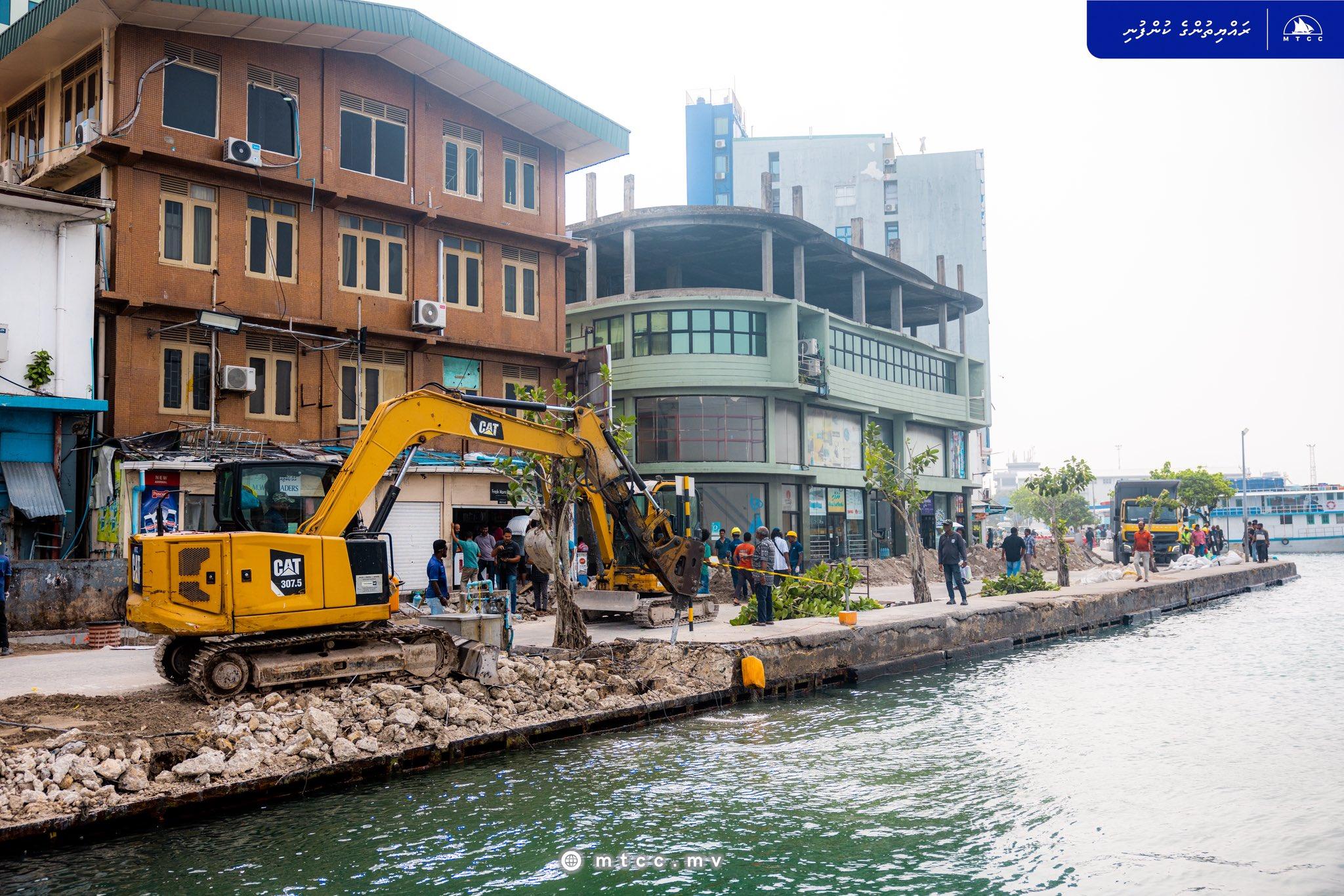 ބޮޑުތަކުރުފާނު މަގުފުޅާކުރުން: 38 މީޓަރުގެ ސަރަޙައްދެއް ޝީޓްޕައިލްކޮށްފި