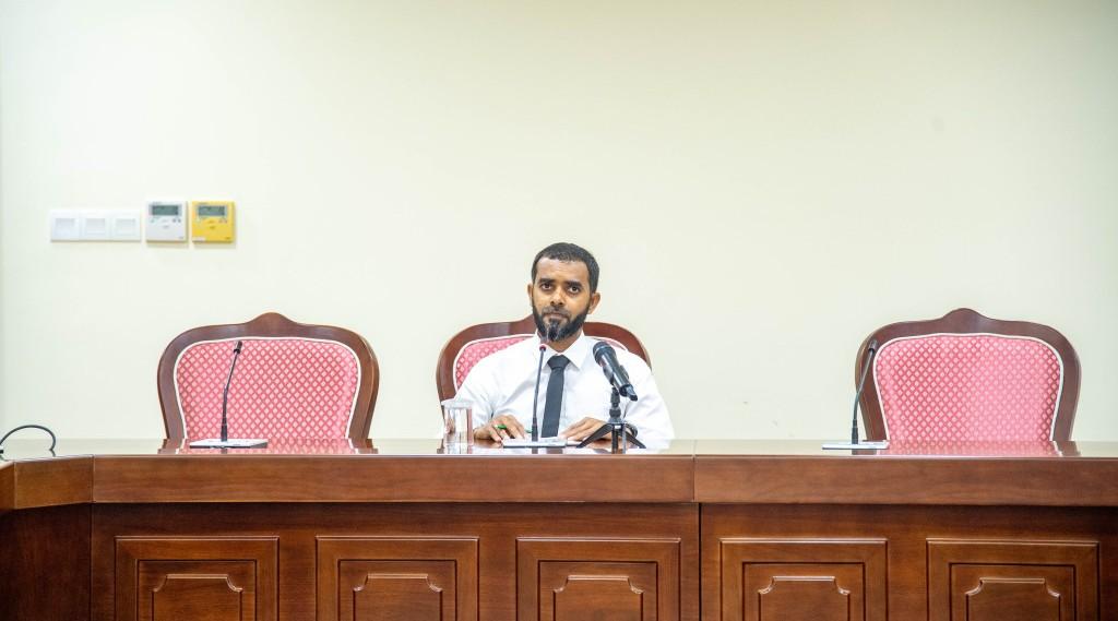 އިލެކްޝަންސް ކޮމިޝަންގެ މެމްބަރު ކަމަށް ރިފްއަތު އައްޔަންކުރަން ފާސްކޮށްފި