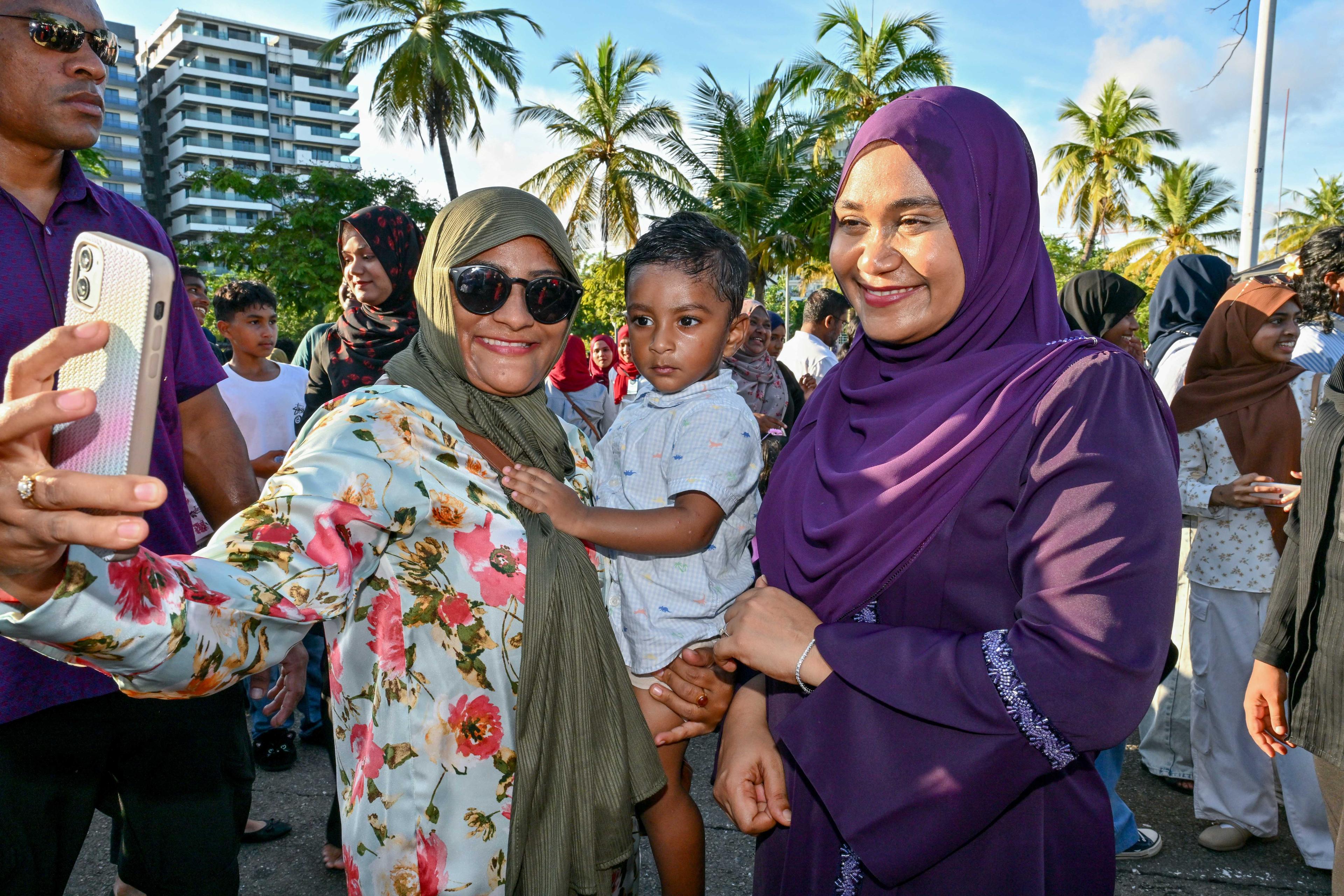 ވަޒީފާގެ ޤާނޫނަށް ގެނައި އިސްލާހުގެ ސަބަބުން މައިންގެ ދުޅަހެޔޮކަމަށް މަގުފަހިވާނެ: މެޑަމް ސާޖިދާ