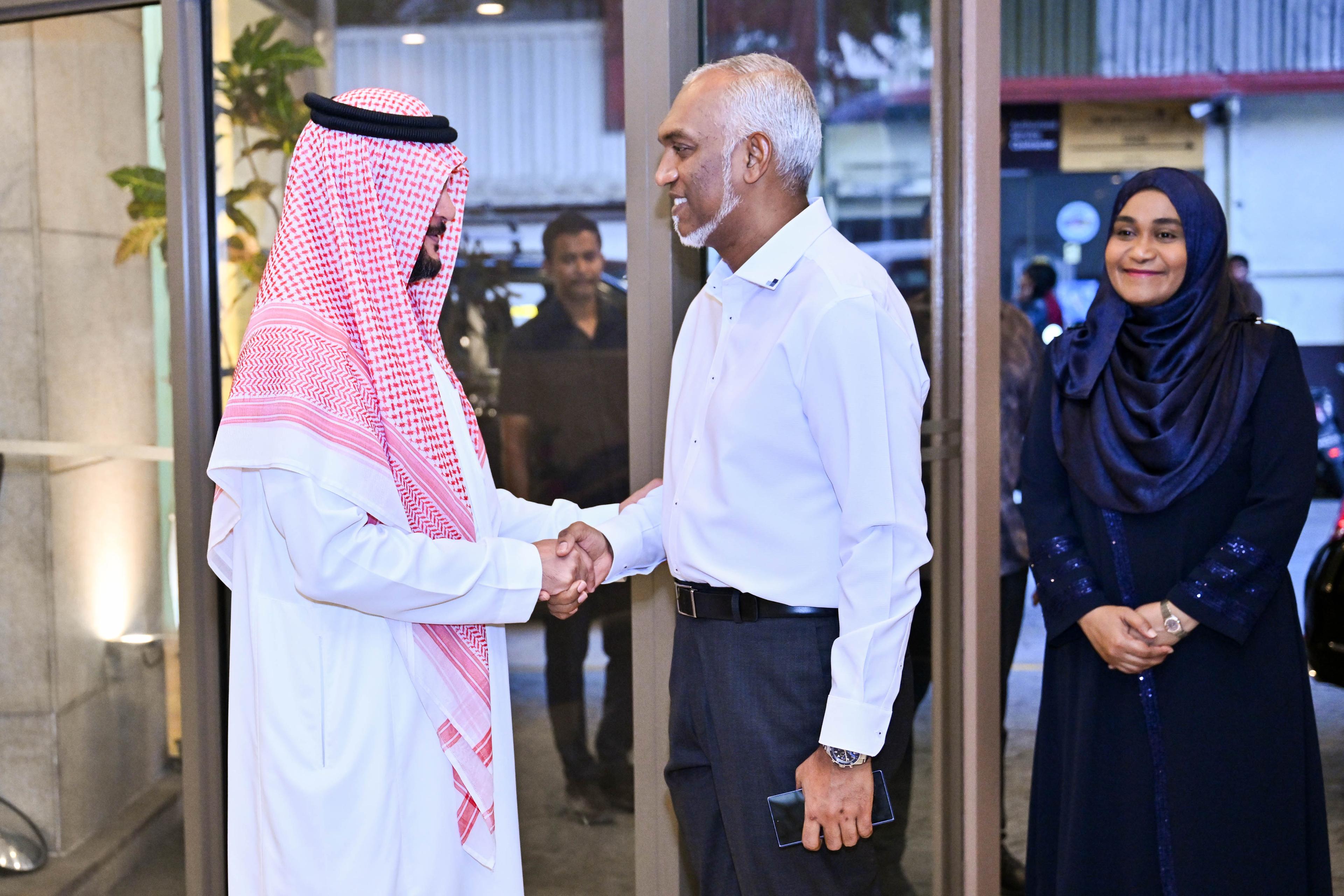 ރައީސް، އިސްލާމީ ޤައުމުތަކާއި ޖަމާޢަތްތަކުގެ ވެރިންނަށް، އީދުގެ ތަހުނިޔާ ފޮނުއްވައިފި