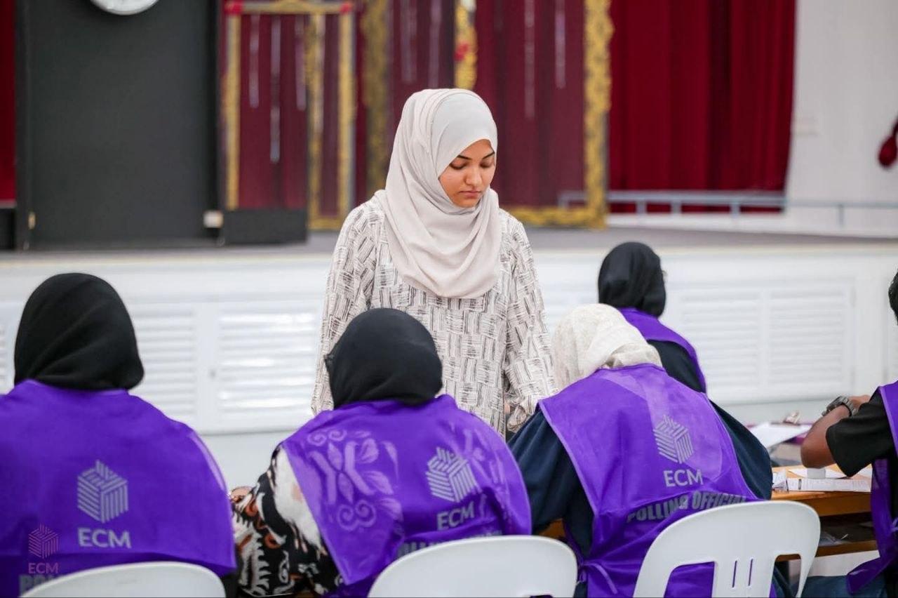 އޭޕްރިލް 5 އަދި 6 ސަރުކާރު ބަންދު