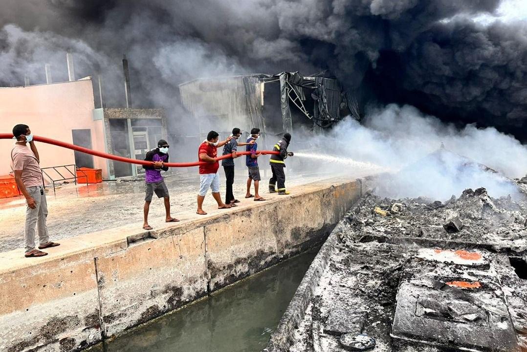 ފީއަލީ ބަނދަރުގައި އޮތް ދޯނީގައި ރޯވި އަލިފާންގަނޑު އެމްއެންޑީއެފުން ނިއްވާލައިފި