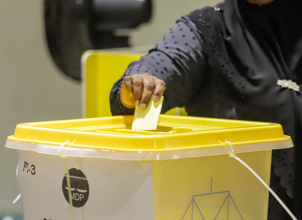 އެމްޑީޕީގެ ޗެއަރޕާސަން އިންތިހާބުގެ ވޯޓްލުން ފަށައިފި