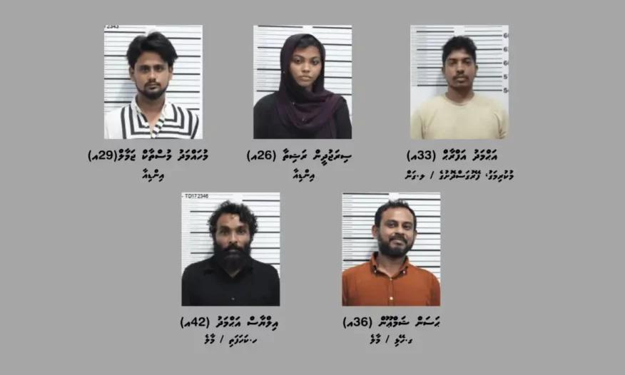 8 ކިލޯއަށްވުރެ ގިނަ މަސްތުވާތަކެތި އެތެރެކުރި އިންޑިއާގެ ދެ މީހުން ޝަރީއަތް ނިމެންދެން ބަންދު