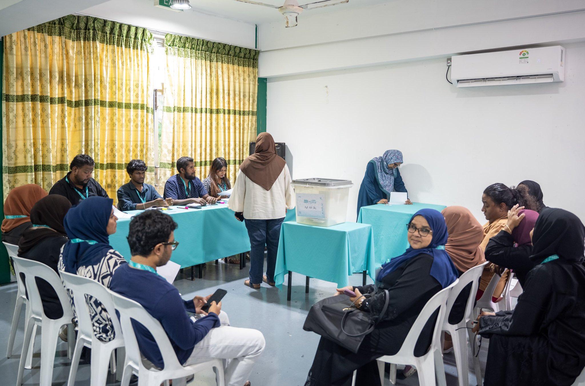ޕީއެންސީ ދާއިރާތަކުގެ އިންތިޚާބުގެ ވޯޓުލުން ފަށައިގެން ކުރިއަށް!