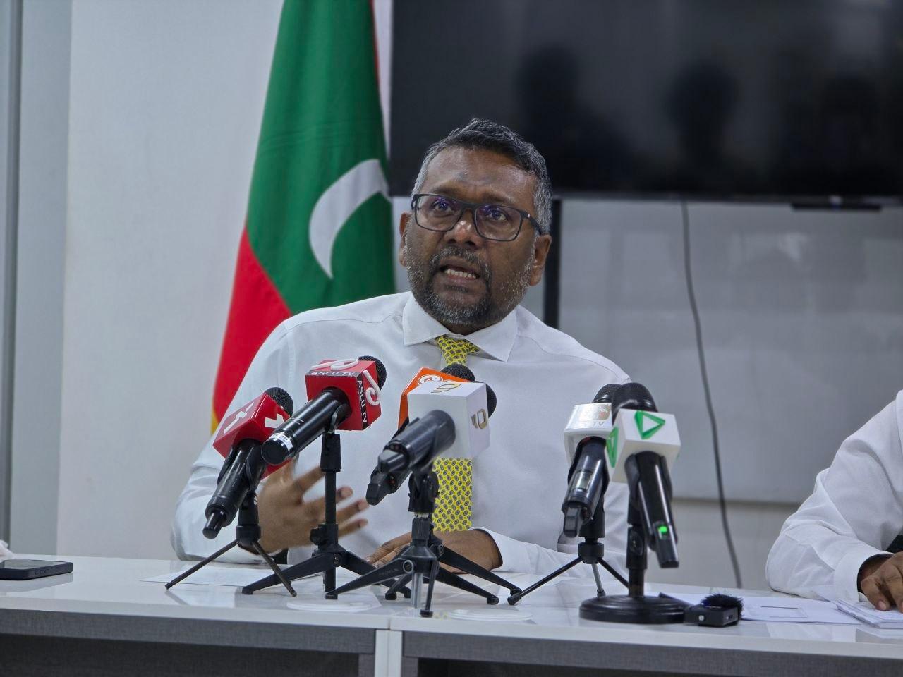 ސަރުކާރުގެ ކުންފުނިތަކުން 14 ހާހަށްވުރެ ގިނަ މުވައްޒަފުން ވަކިކުރަން ސަރުކާރުން ދަނީ މަސައްކަތްކުރަމުން: ފައްޔާޒް